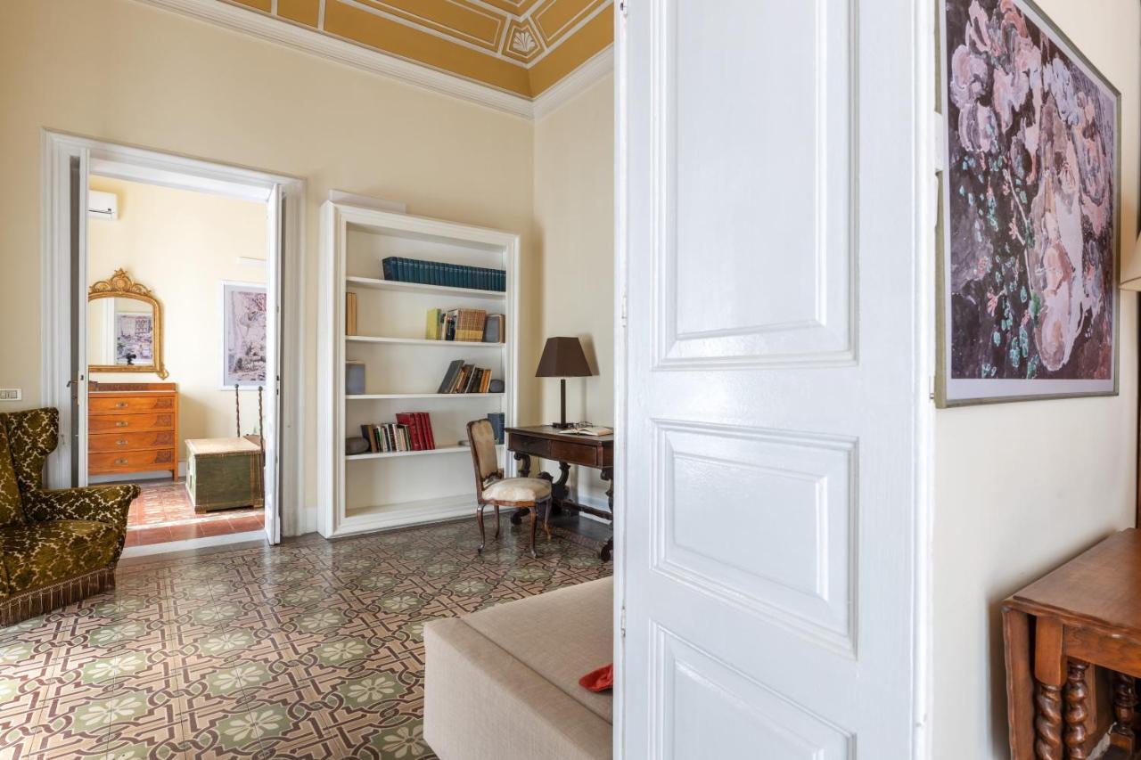 Catania City Center Historical Building Home Экстерьер фото