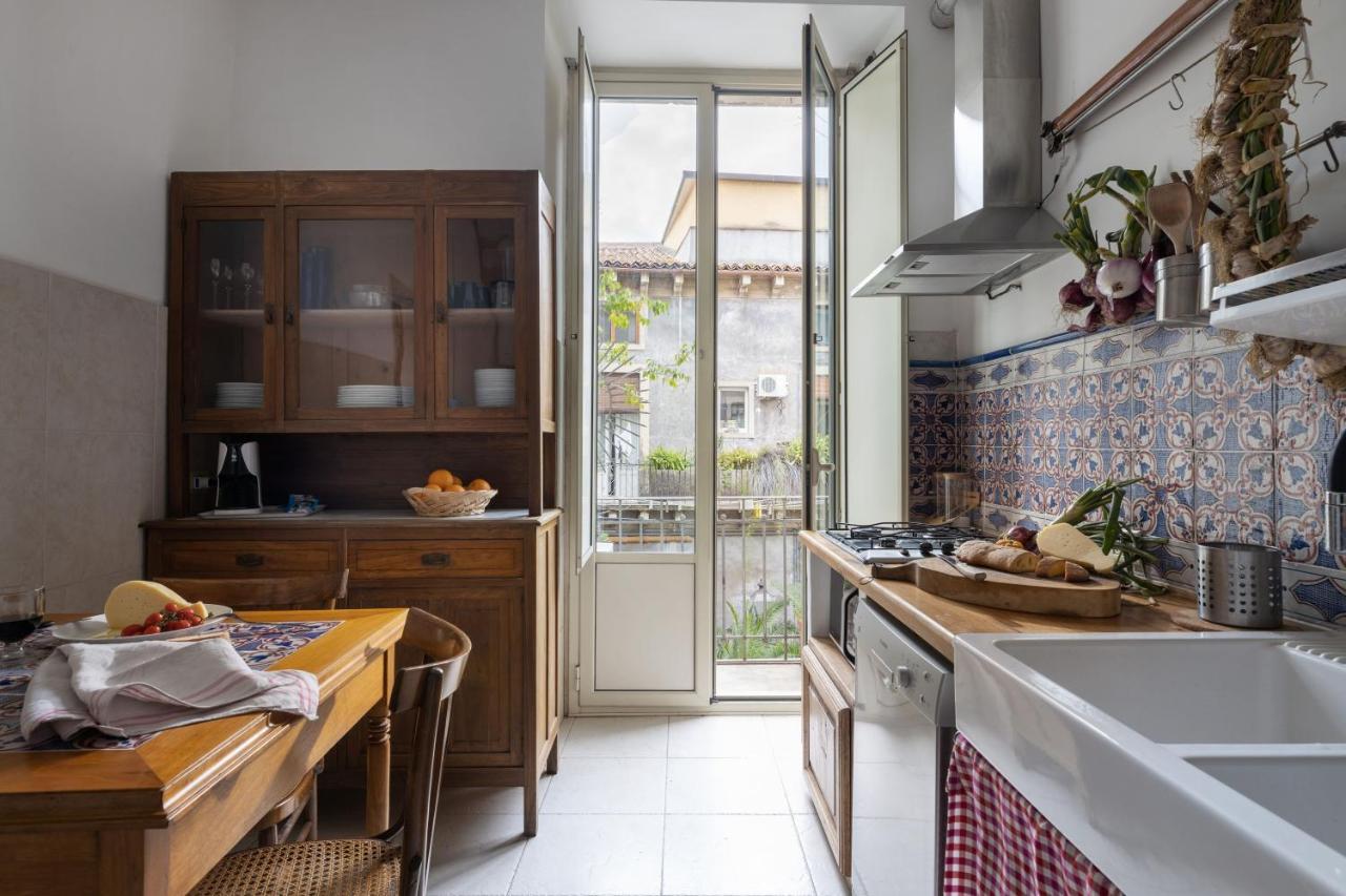Catania City Center Historical Building Home Экстерьер фото